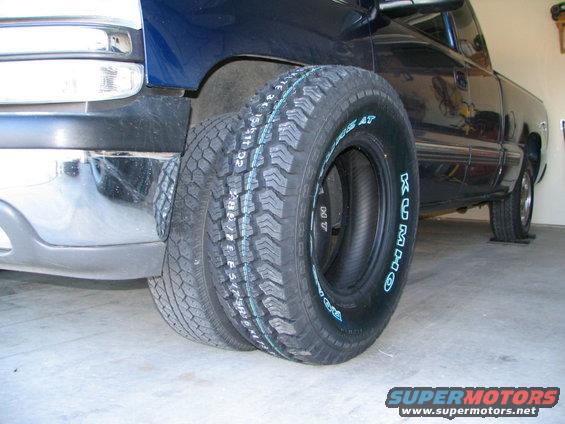 chevy-tires-007.jpg 33" tires compared to stock