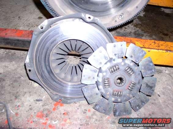 burntclutch1.jpg Totally burnt, nothing left.