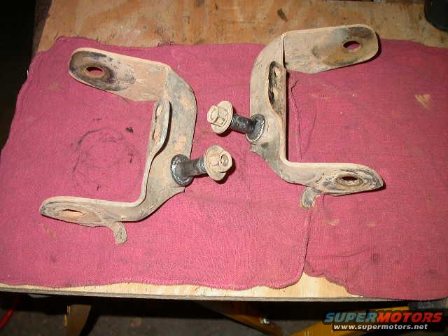 Lower front shock mount for TTB quad shocks. 