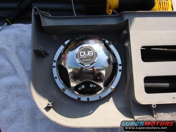 radio46.jpg 4 screws and the dubs are in place. 