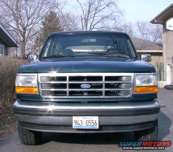 1994 Ford Bronco front view with Illinois license plate 943 0556