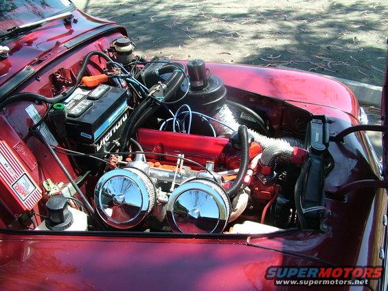 dscf3580.jpg B20 (2 liter) Volvo 4 cylinder. Fuel injection removed, dual S.U. HS6 Carburettors installed. Pertronix ignition. (The MSD ignition in this photo has been removed)