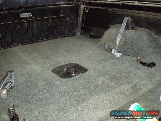 finnished laying the cleaned interior carpet.
now, on to the interior pannels...