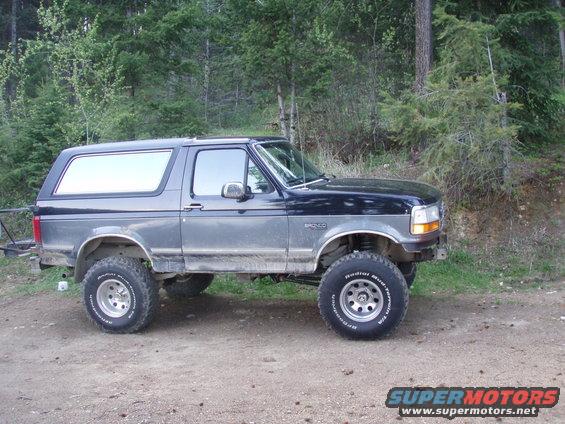 camping at jade lake, May/2007. with my crappy BFG mud terrains.
i blew the rear passenger-side tire, about 2 hours after this photo was taken.
