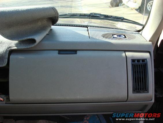 radio95.jpg ok- now the wires were done time to re-install the glove box and door.