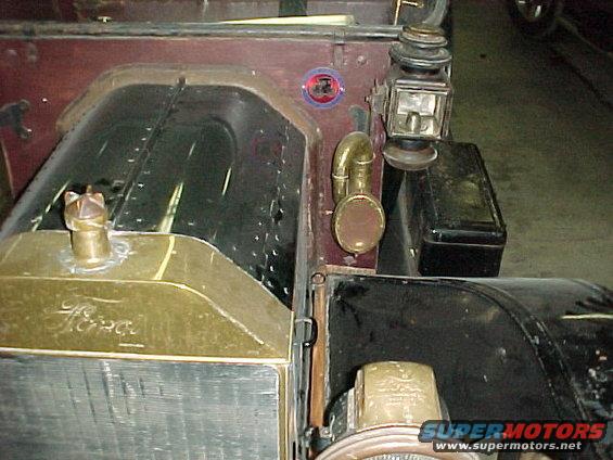 mvc085f.jpg Firewall showing distance from the horn to the hood