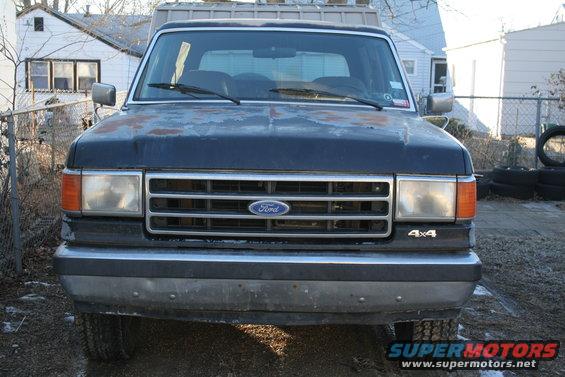1990 Ford Bronco front view, showing grille and headlights