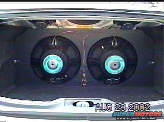 pict0002.jpg Two JBL 15's