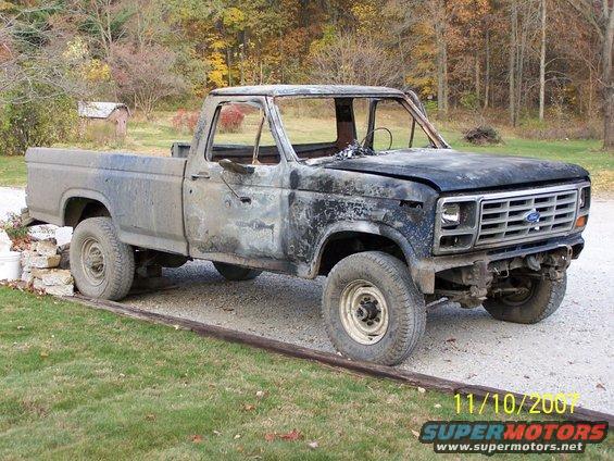 1003688_688_099_edited.jpg Got her home. I had to drag it out of the river bottoms and bring it home so I can "harvest" the drivetrain out of it to recoup some of my money.  Pretty huh?