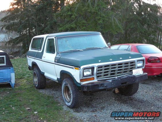 1978 Ford Bronco, two-tone green and white, 3/4 front view. License plate 12093