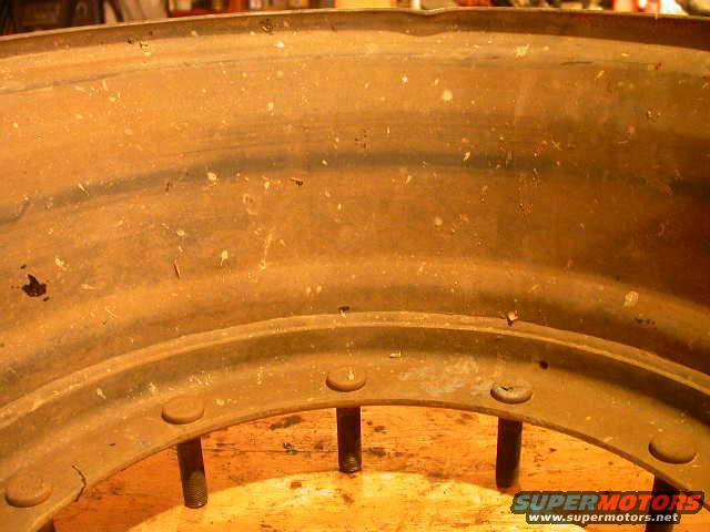 dscn5780.jpg Here you can see the lower lip of the inner rim, which is where the new wheel center will be seated.