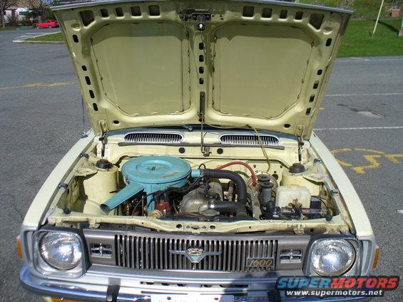 p1040285.jpg Front with hood up