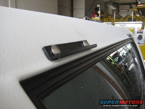 img_1535.jpg the bolts for this bracket are nice and flush.