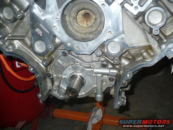 parts-001.jpg Oil pump on