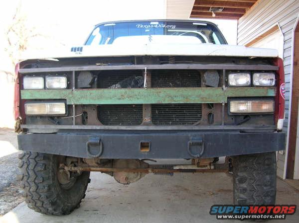 grill03.jpg test fit.  had to drop drivers side main down 1/2"