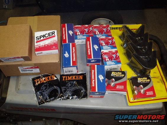 These are parts for the Dana 44 rebuild. All seals being replaced, inner spendle bearings, outer pinion bearing, C-bushings, ball joints, carrier shim kit, diff cover gascket, Brute U-joints. Didnt get a picture of the gears.
