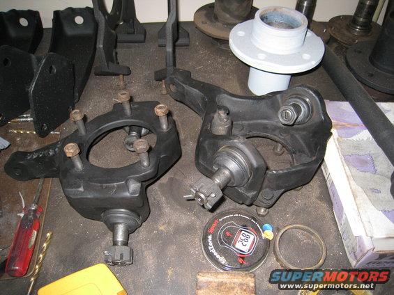 img_0240.jpg New balljoints installed