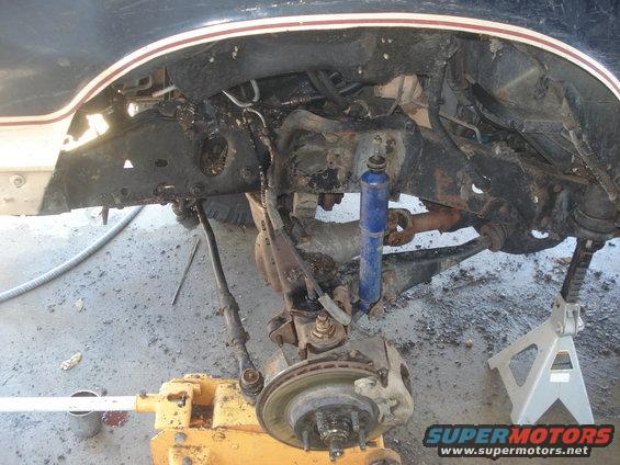 Front suspension and undercarriage of a vehicle on jack stands