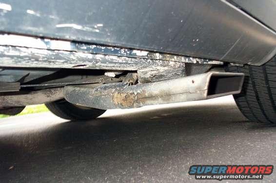 dcp_4428.jpg Driver's side tail-pipe