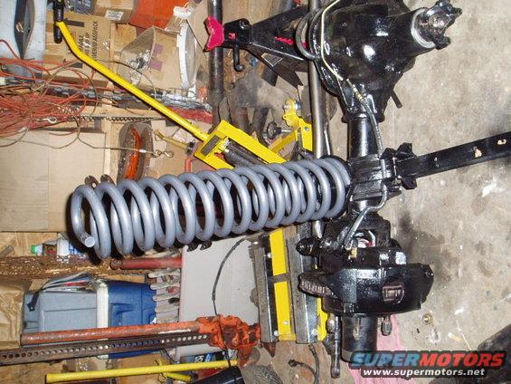 p3160034.jpg The coils are leaning when in the proper place, may have to make wedges for the lower retainer to keep the coils from bowing once they are installed.