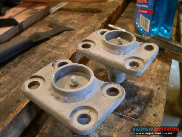 dscn6158.jpg I welded some little DOM guards onto the lower king pins to protect the zerk fittings from getting snapped off.