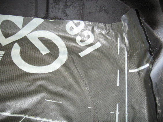 Waterproofing material with white lettering 'GE' and 'ice'