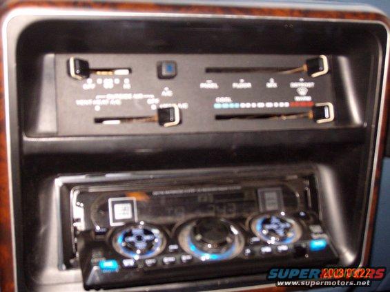 dual-stereo-head-unit-2.jpg 