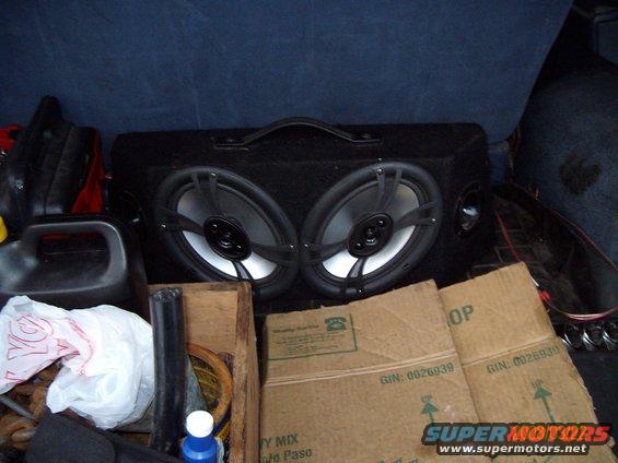 rear-speaker-box-dual-speakers.jpg Free sub box I got. Had 2 8" generic speakers when I got it. A few months later and I modified the box to make 2 6x9s fit. The tweeters on each side are now non functual.