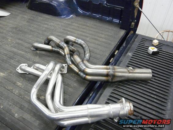 p1000252.jpg Another picture comparing the two headers.