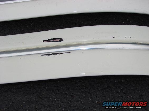 original-molding-002.jpg One scrape through the paint :-(