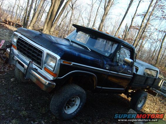 1979 Ford F-150 flatbed truck, 3q front view