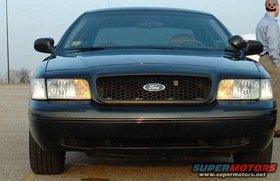 1998 Ford Crown Victoria front view with Ford grille emblem
