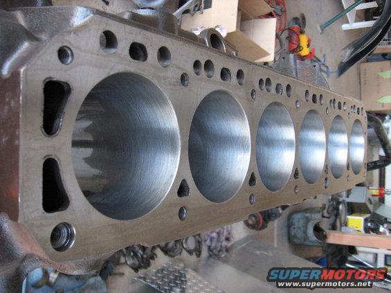 machined_top.jpg She now displaces 304.6 CI.