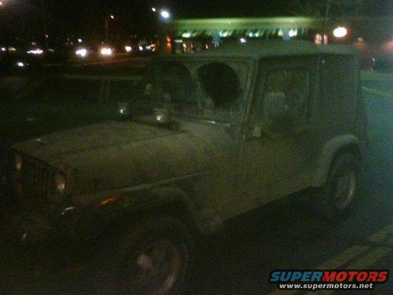 pickett-cant-get-back-there-yet.jpg My buddy's Heep can't even get back there....yet!