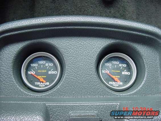 mvc006f.jpg Custom mounted gauges in drink holders!
THIS was My BEST mod!