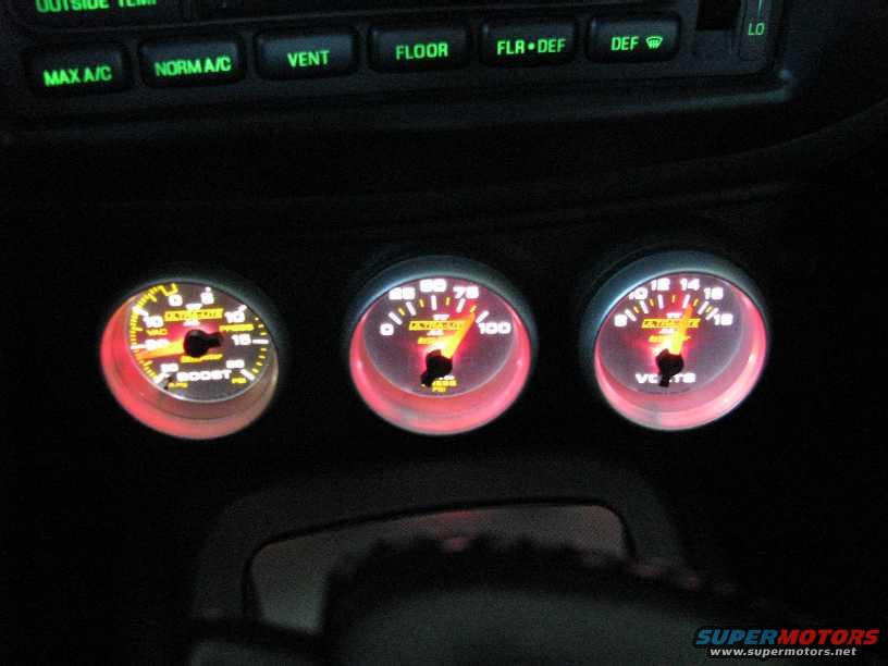 gauges-illuminated.jpg What the Ultra Lite II gauges look like when illuminated.