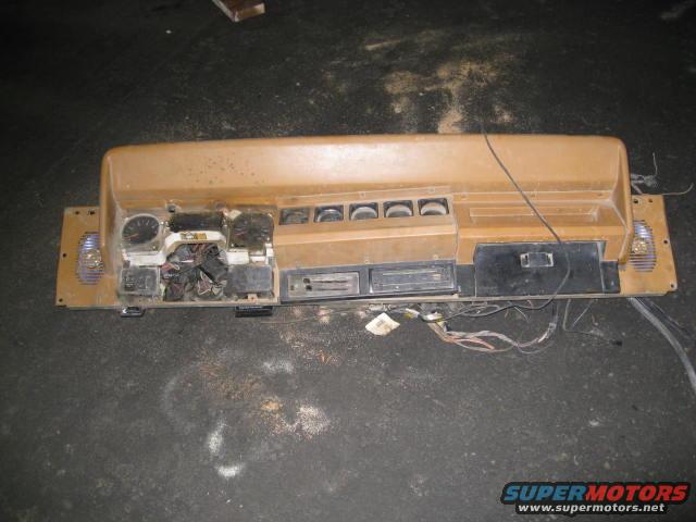 1994 Jeep YJ dashboard assembly with gauges and wiring