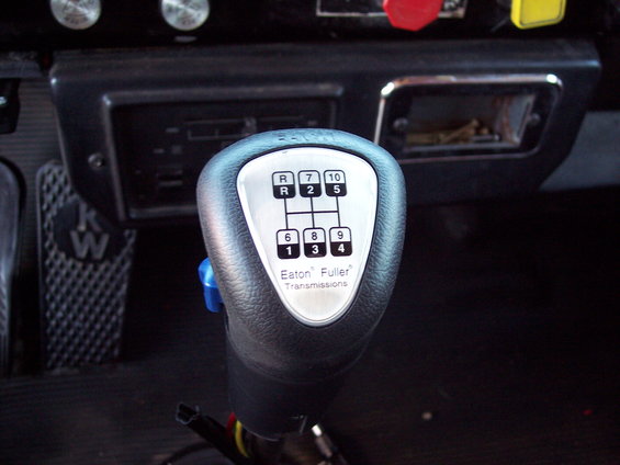 Eaton Fuller 10-speed transmission shift knob with gear pattern visible