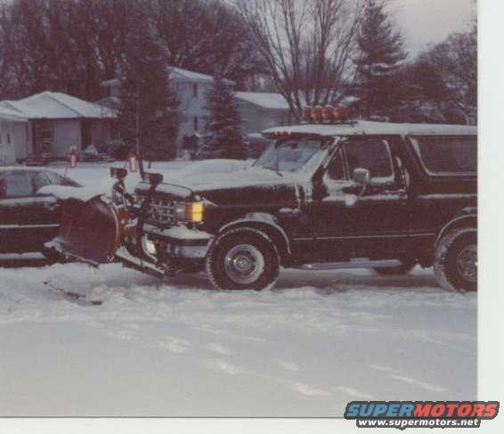 time_to_plow.jpg Main reason why I have no lift on the bronco. Truck is usefull in every possible way.
