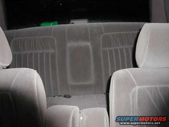 backseat.jpg Interior - Back seat