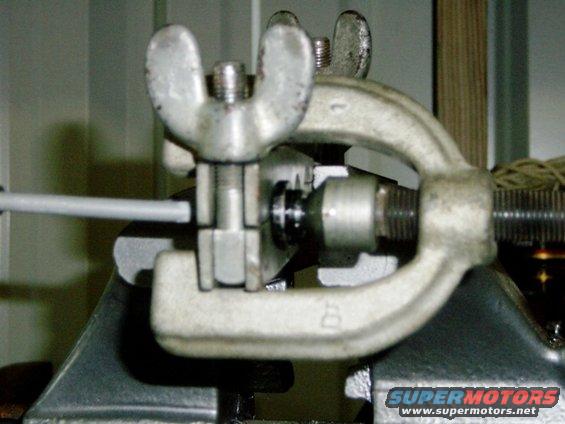 brakeline13.jpg Tighten until adapter bottoms out on clamp