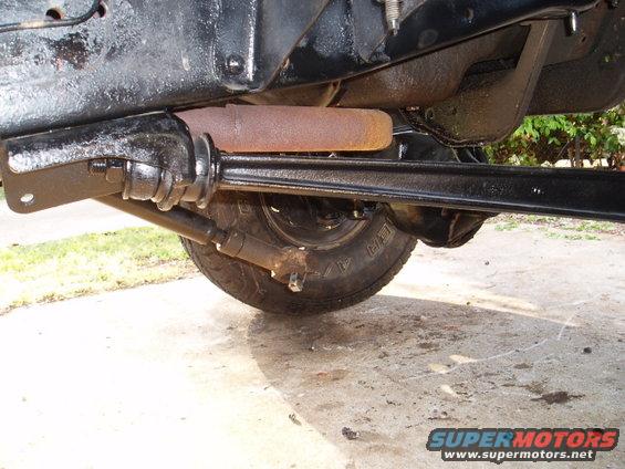 p4220006.jpg I cut and laid the brackets back for a better angle on the bushings.