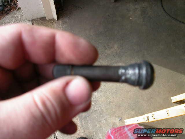 dscn6345.jpg I put a little grease on the valve stem seats to get them to slide in a little better.