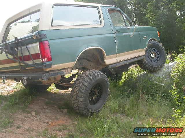 dscn6485.jpg Did I mention that my rear springs are very worn out?  The do flex well though.