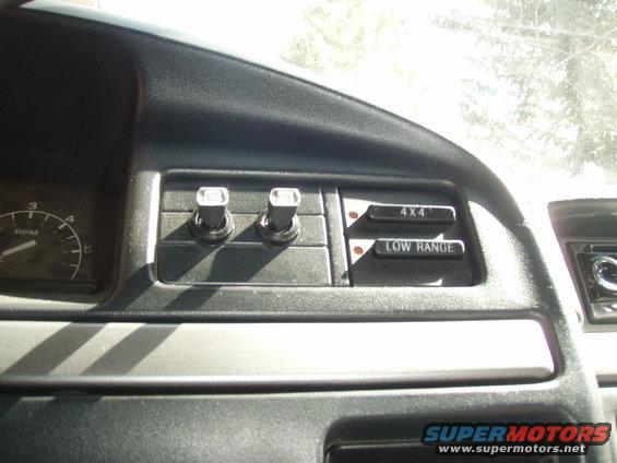 p4270014.jpg dash switches again