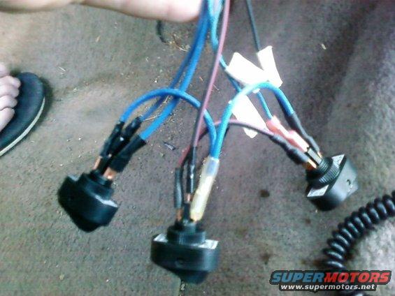 added 2 switches inside, power came from  the locker's constant 12v, grounded under dash