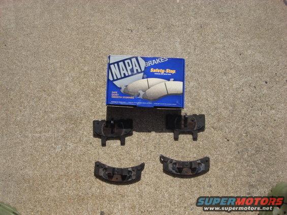 suburban-brakes3.jpg Here is the new box pads and th old pads.