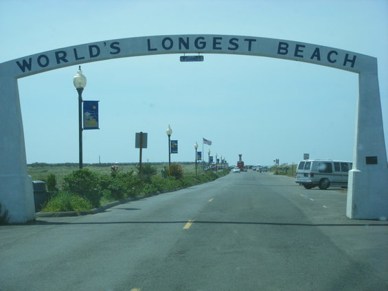 beach-run-51708-167.jpg At the Beach arches...