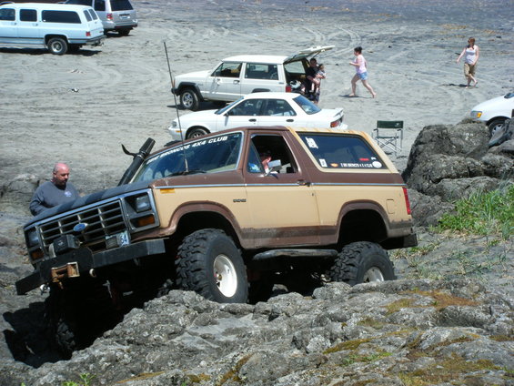 beach-run-51708-150.jpg Ken and his mighty 6. with 38's going up and over..