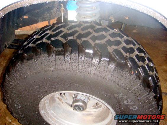 dsc00696.jpg 35'' Procomp Mud Terrains